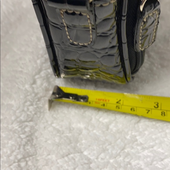 Cute black roomy cross body faux alligator vinyl - Picture 8 of 9